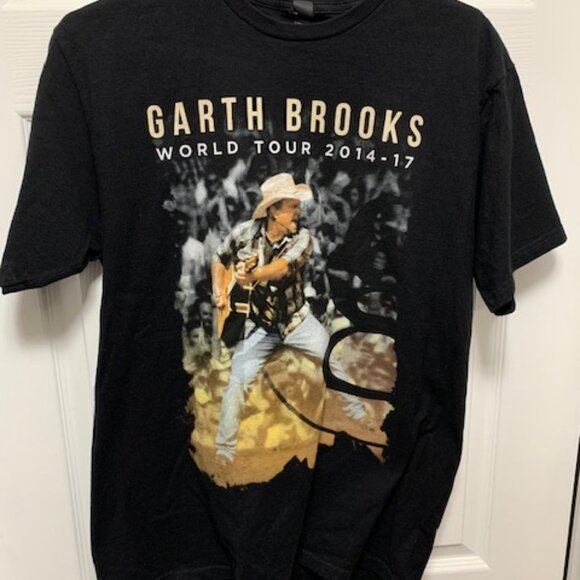 GARTH BROOKS WORLD TOUR BAND  TEE - Picture 1 of 3